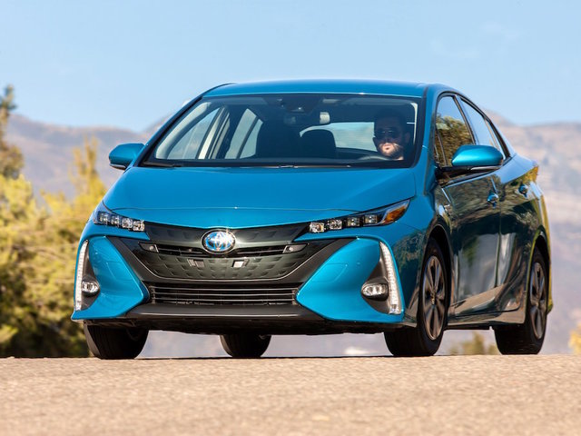 Toyota issues massive recall on 800,000 Prius models