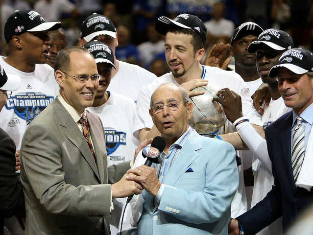 Amway co-founder Richard DeVos dies