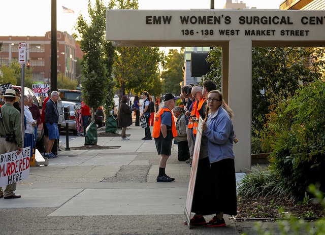 Court ruling keeps last abortion clinic in Kentucky open