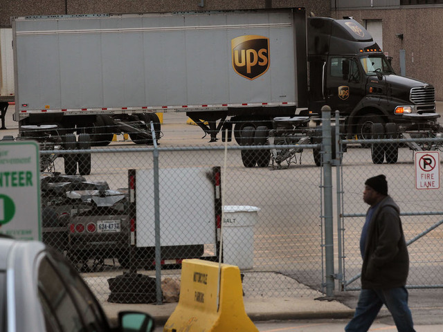Two men broke into a UPS facility in Tennessee and stole 400 guns, police say