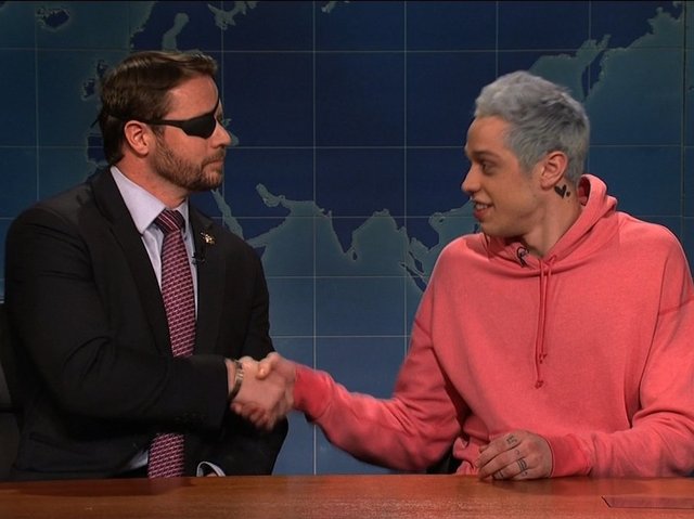 'SNL' brings on congressman-elect to get apology from Pete Davidson