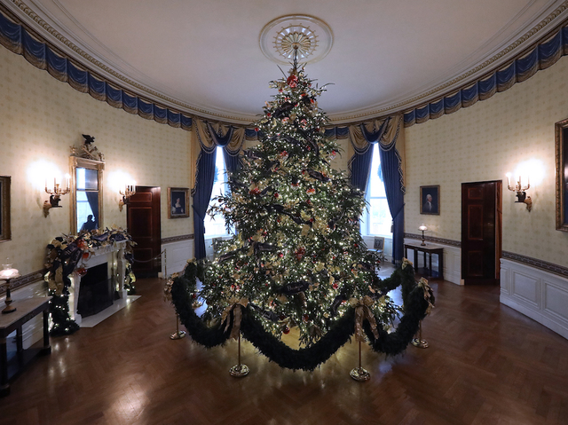 White House unveils 2018 Christmas decorations