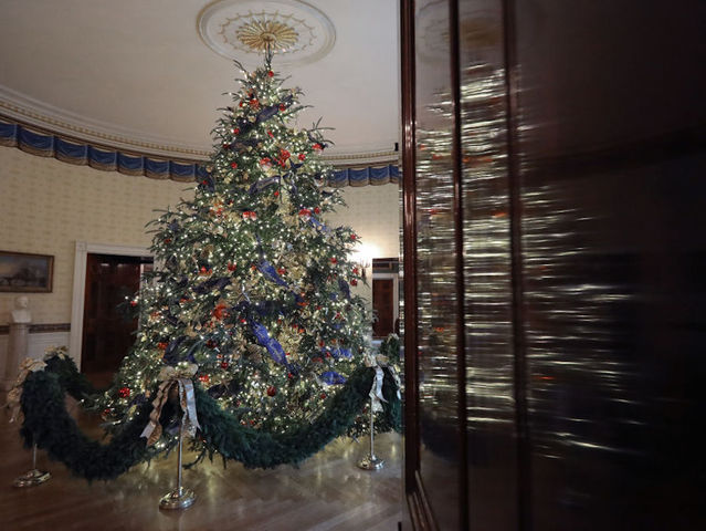 White House unveils 2018 Christmas decorations