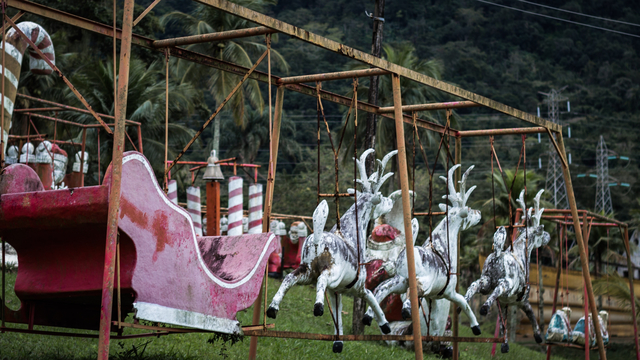 Photos: See inside an abandoned Santa theme park