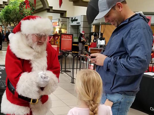 A mall Santa in a town near California wildfire gets heartbreaking requests from kids